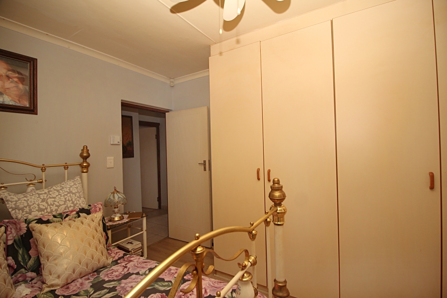 2 Bedroom Property for Sale in Heiderand Western Cape